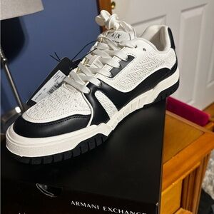 Armani Exchange Men's White and Black Textured Sneakers